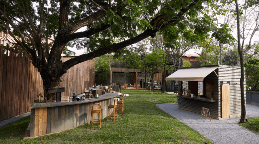 ฟินทั้งทาสทั้งเจ้านาย! รีวิวคาเฟ่ Pet-Friendly ที่มี ‘เมนูพิเศษ’ สำหรับน้องหมาน้องแมว